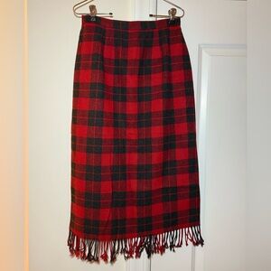 Briggs New York Red and Black Plaid Pencil Skirt Wool Blend Fringe Size 10P